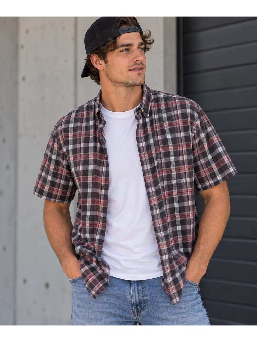 Arrow Men’s XL Plaid Short Sleeve Button-Up Red Black  Y2K Dadcore Grandpa Core